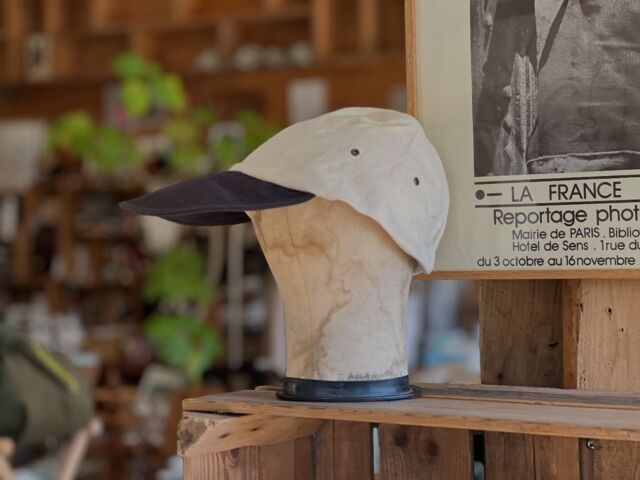 ホームラン

・TATAMIZE "JET CAP "
size L
col  bk × kinari(homma duck deadstock)
price ¥11000
Made in Sendai Japan

#tatamizebarnshelf