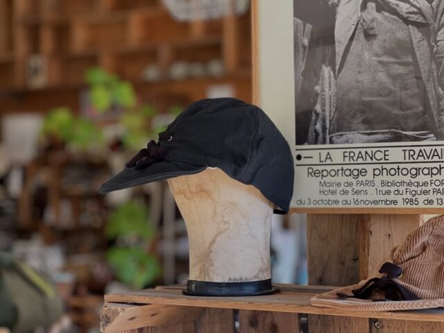 名作誕生。

TATAMIZE " FIELD CAP "
size M
col  bk moleskin / br cord
¥9900
Made in Sendai Japan

#tatamizebarnshelf